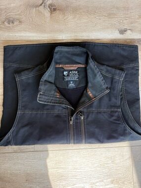 Men’s Kuhl Vest Size L